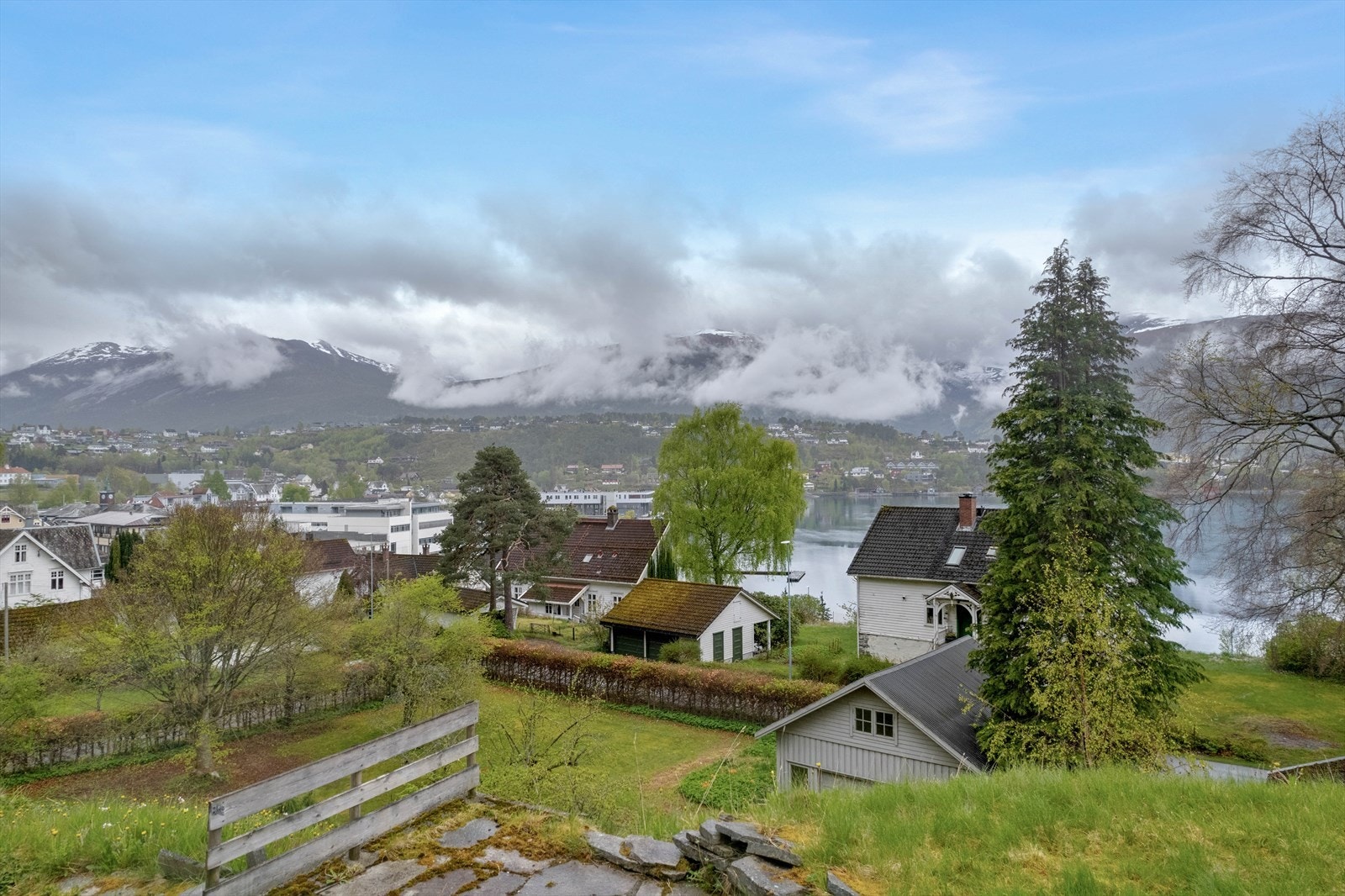 Her har du anledning til å skape din eigen heim i eit særs ettertrakta område. Velkommen til visning! Galleribilde