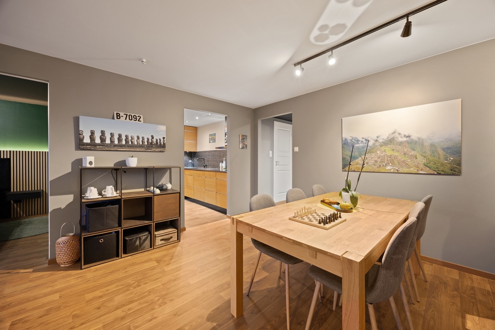 Spisestue. Galleribilde