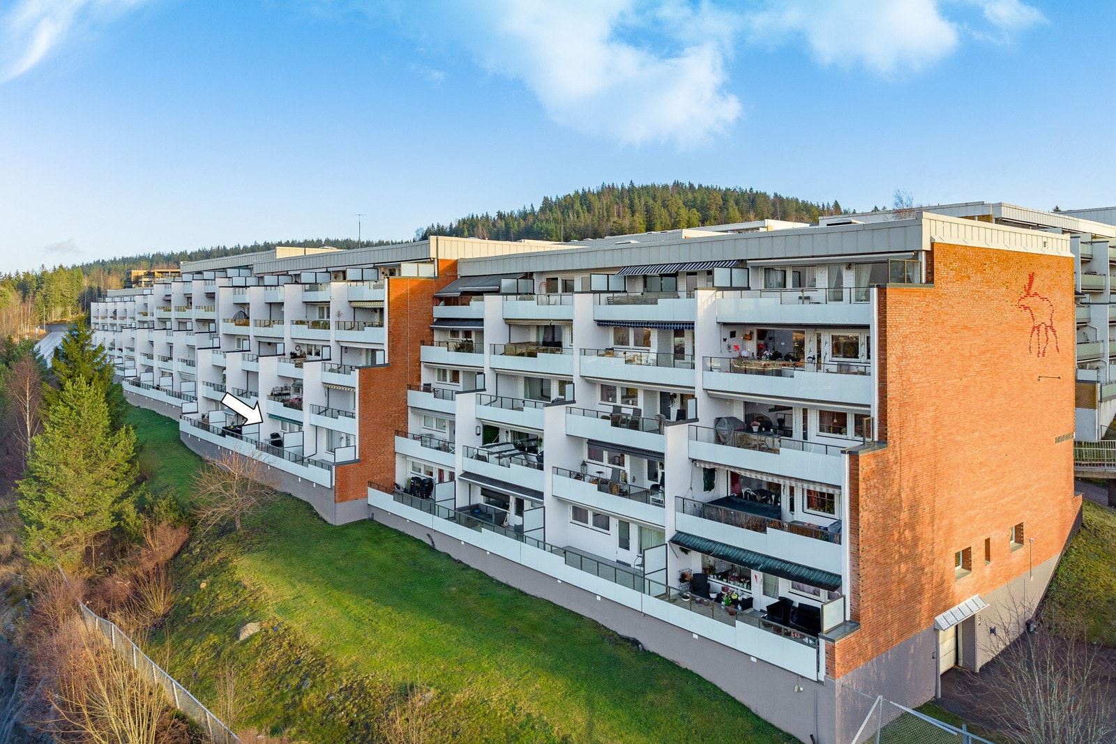 Området er særlig kjent for sitt barnevennlige preg, gode solforhold og nærhet til både skoler, barnehager, offentlig kommunikasjon samt et bredt utvalg av servicetilbud. Galleribilde