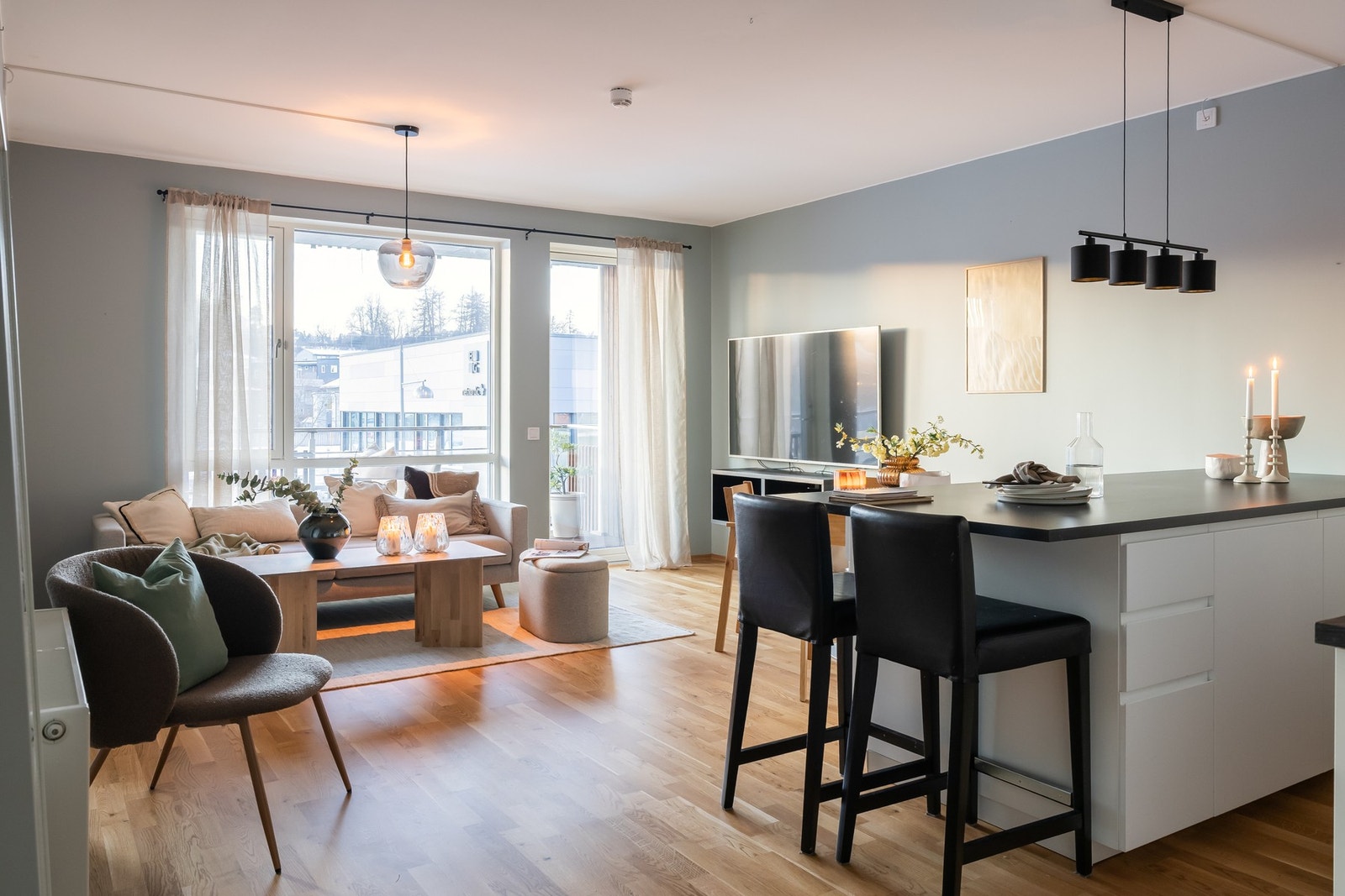 Stilren og innholdsrik 4-roms med svært god standard og attraktiv beliggenhet. Galleribilde