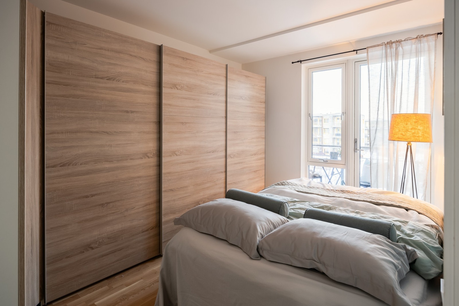 Leiligheten har tre soverom på hhv. ca. 13, 9 og 6,5 kvm. Galleribilde