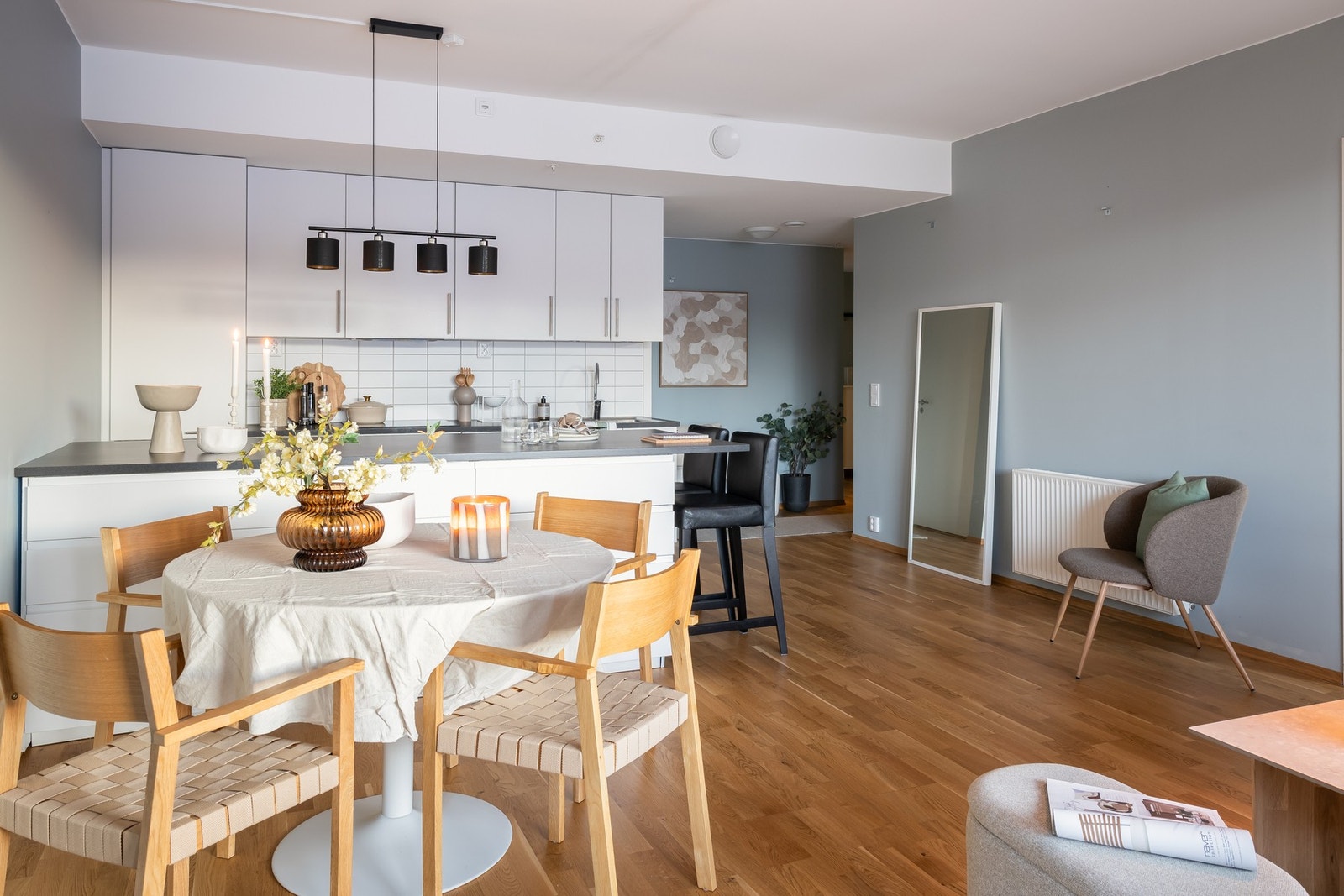 Boligen ble oppført i 2017 og fremstår med moderne fasiliteter og stil. Tilstandsgrad 0/1 er gitt på alle punkter i takstrapporten. Galleribilde