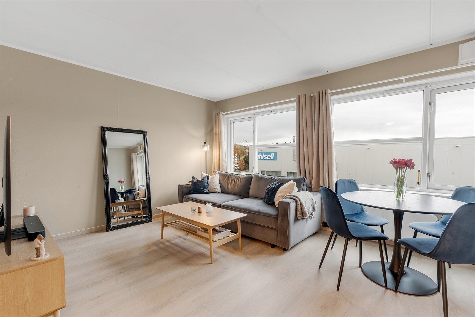 Velkommen til Stakkevollvegen 333 - Presentert av Øyvind Dypvik v/ Garanti Eiendomsmegling! Galleribilde