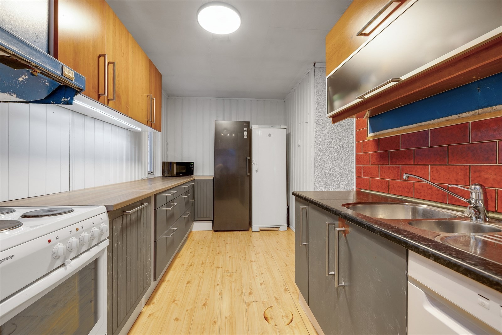 Mye benkeplass Galleribilde