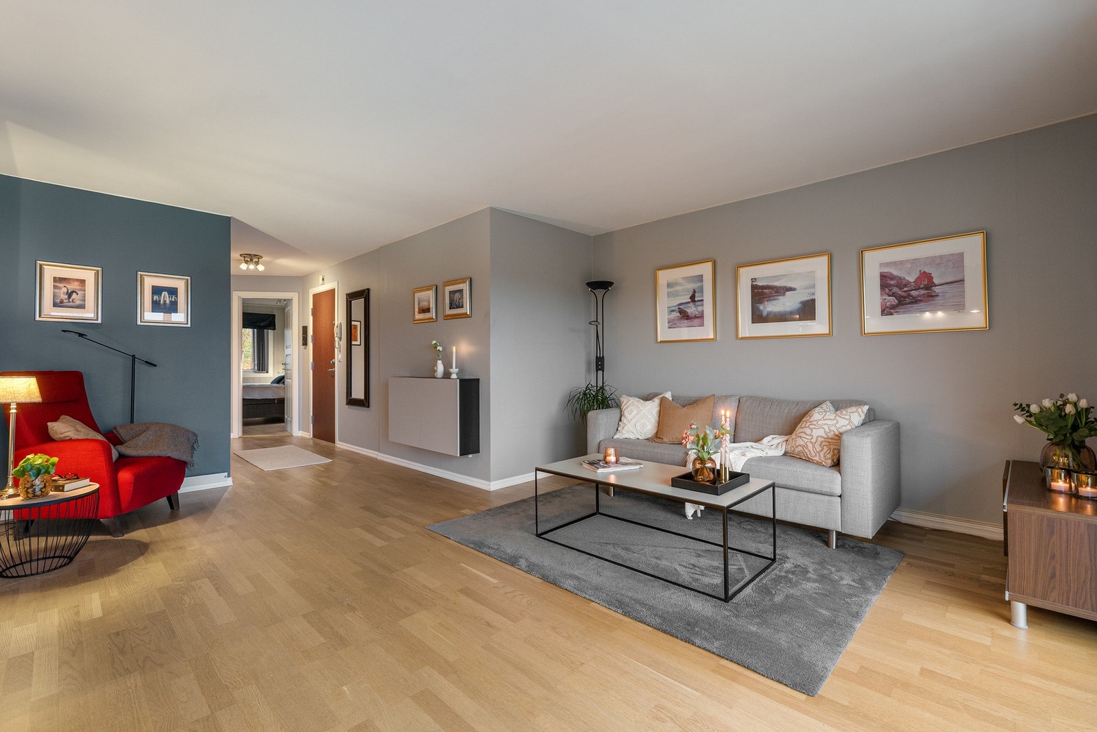 Det ble lagt nye gulv på soverommene i 2024. Galleribilde