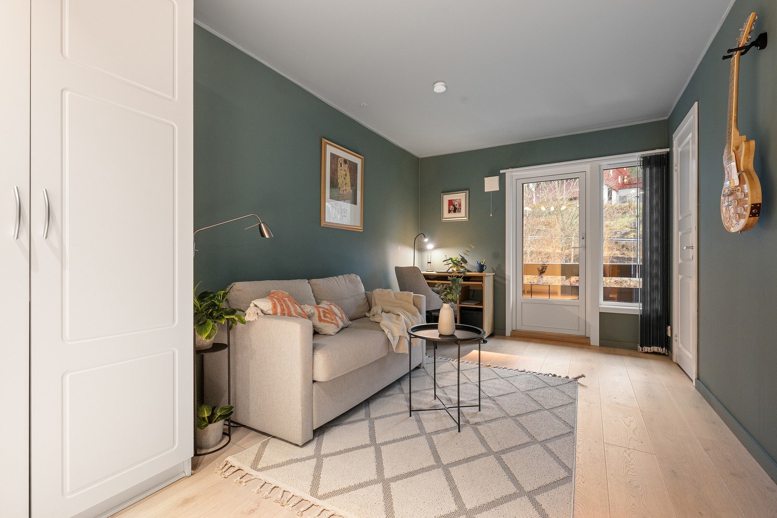 Her får du et soverom med både uteplass og bad i direkte tilknytning - en løsning som gir ekstra komfort i hverdagen. Galleribilde