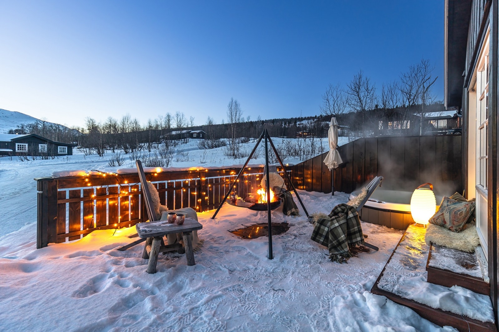 Boblebadet ligger usjenert og rolig til innerst på terrassen med vid utsikt. Galleribilde