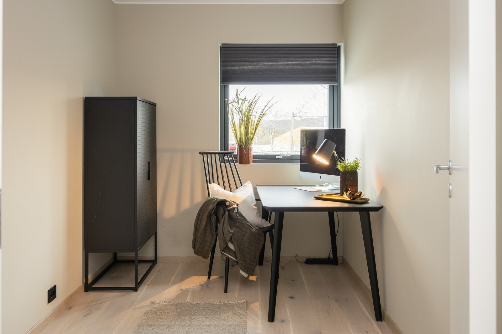 Som boligen for øvrig nyter soverommene av en rolig og skjermet beliggenhet. Galleribilde