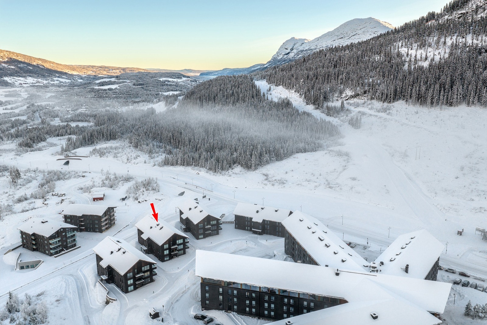 Leiligheten har en flott beliggenhet i toppetasjen i Totteskogen 73 Galleribilde