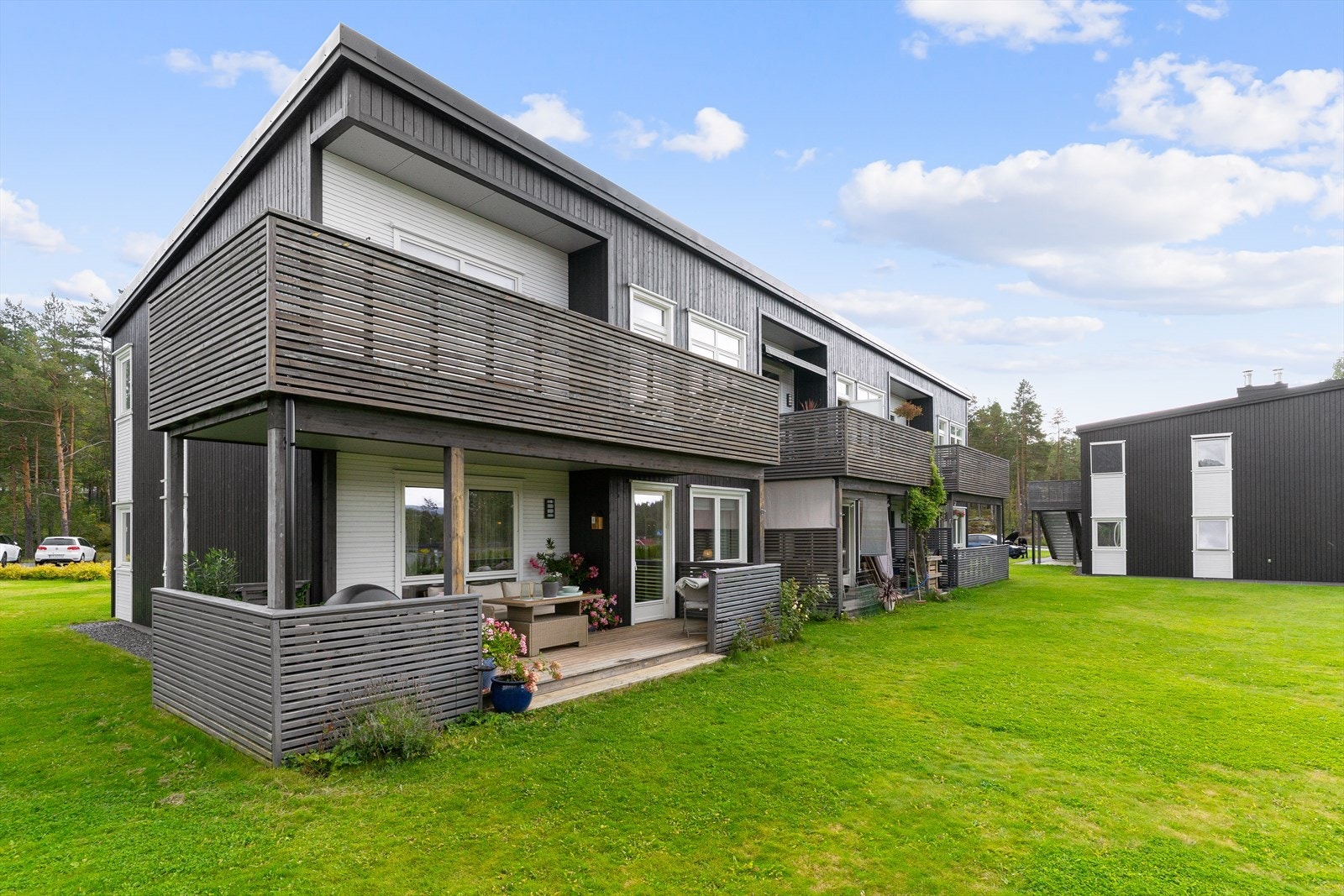 Leiligheten har beliggenhet i ende av bygget, hvilket gir 3 yttervegger mot det fri. Galleribilde