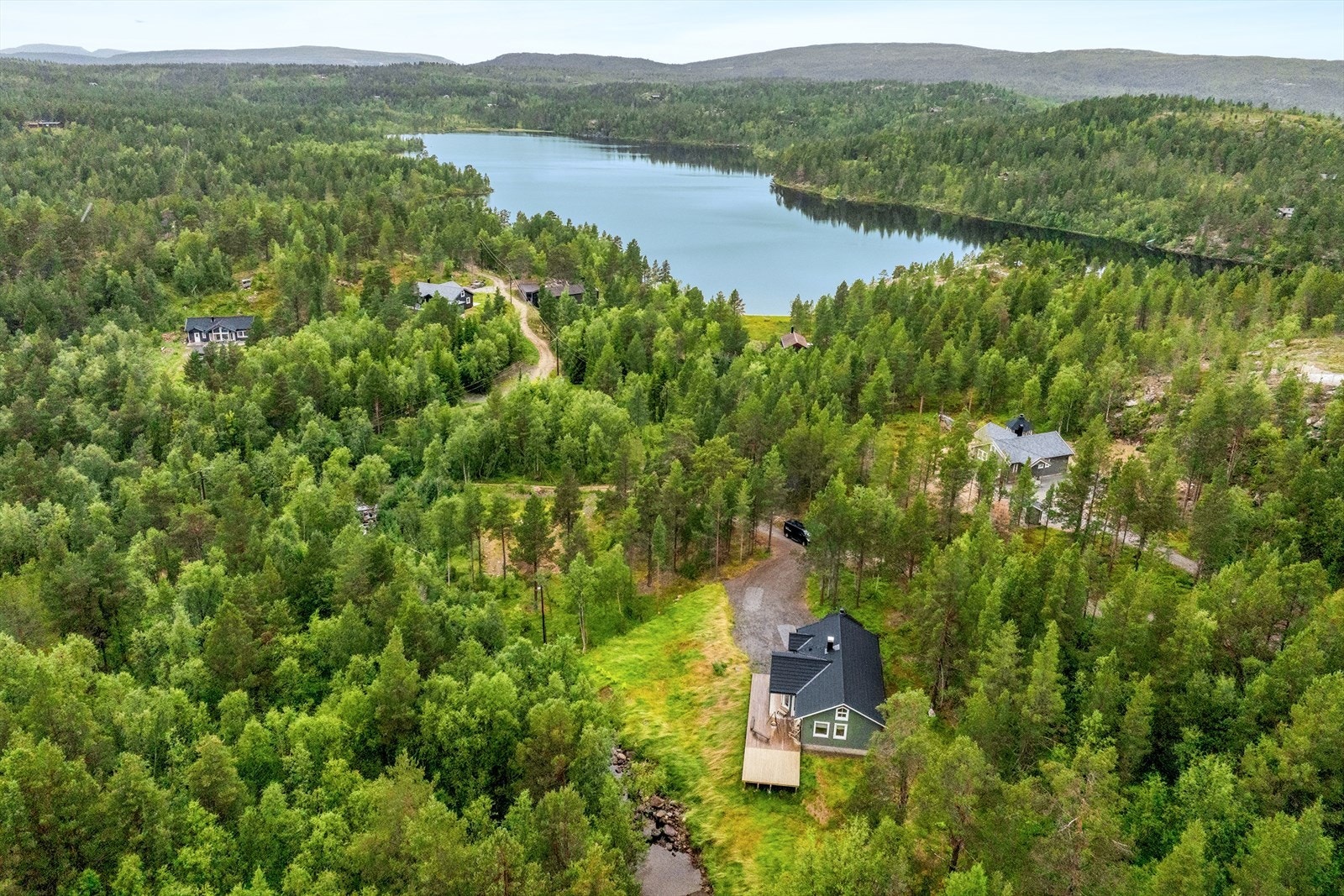Her får du det beste av to verdener, fredelige omgivelser midt i naturen, og et bredt spekter av aktiviteter rett utenfor døren. Galleribilde