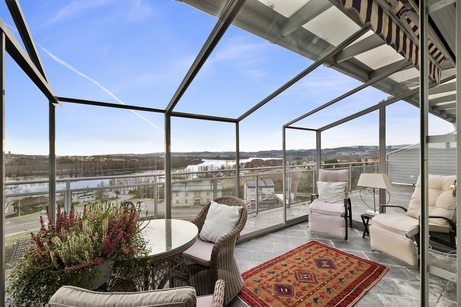 Stian Berglund v/ Notar Romerike har gleden av å presentere Garderveien 156.
Fotograf: Foto by Helene v/Lise Helene Stigen. Galleribilde