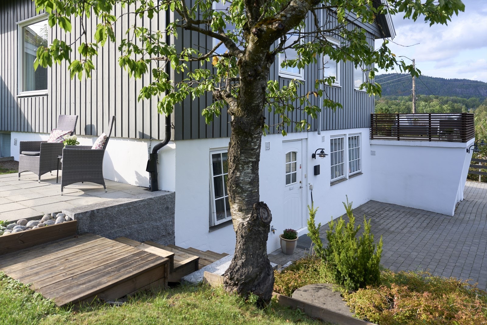 Boligen byr på utleiedel i underetasjen med egen inngang. Galleribilde