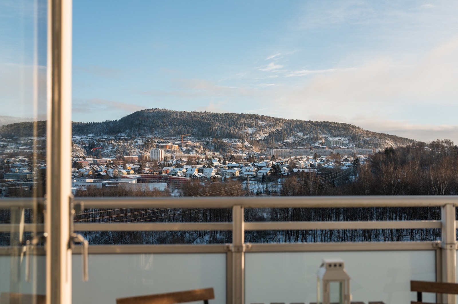 Det er nydelig utsikt mot Grefsenkollen og Oslofjorden - perfekt for morgenkaffen. Galleribilde