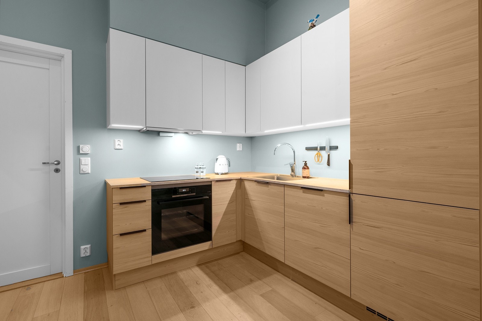 Kjøkkenet har integrerte vitehvarer Galleribilde