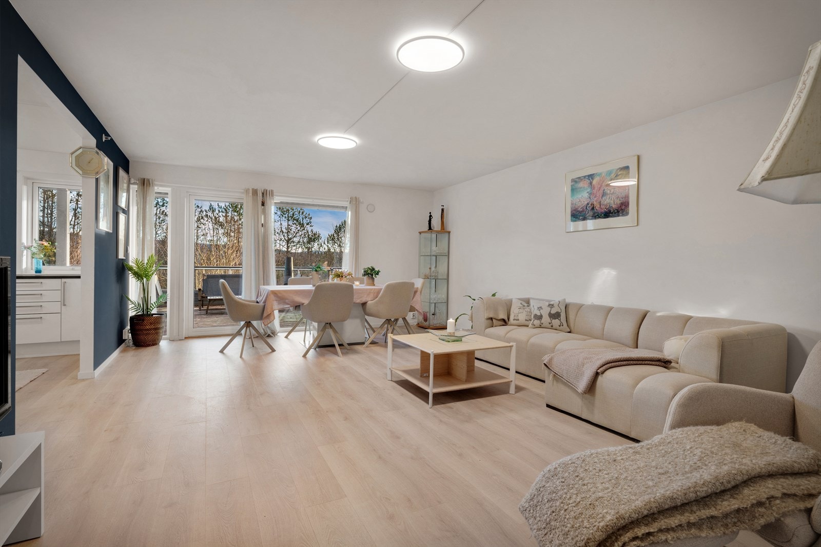 - Nordvik Bolig v/Eirik Furholm-Haugen ar gleden av å presentere Kjenndalsbrotet 55 (Foto: Inge Jørpeland v/Imotiv) - Galleribilde