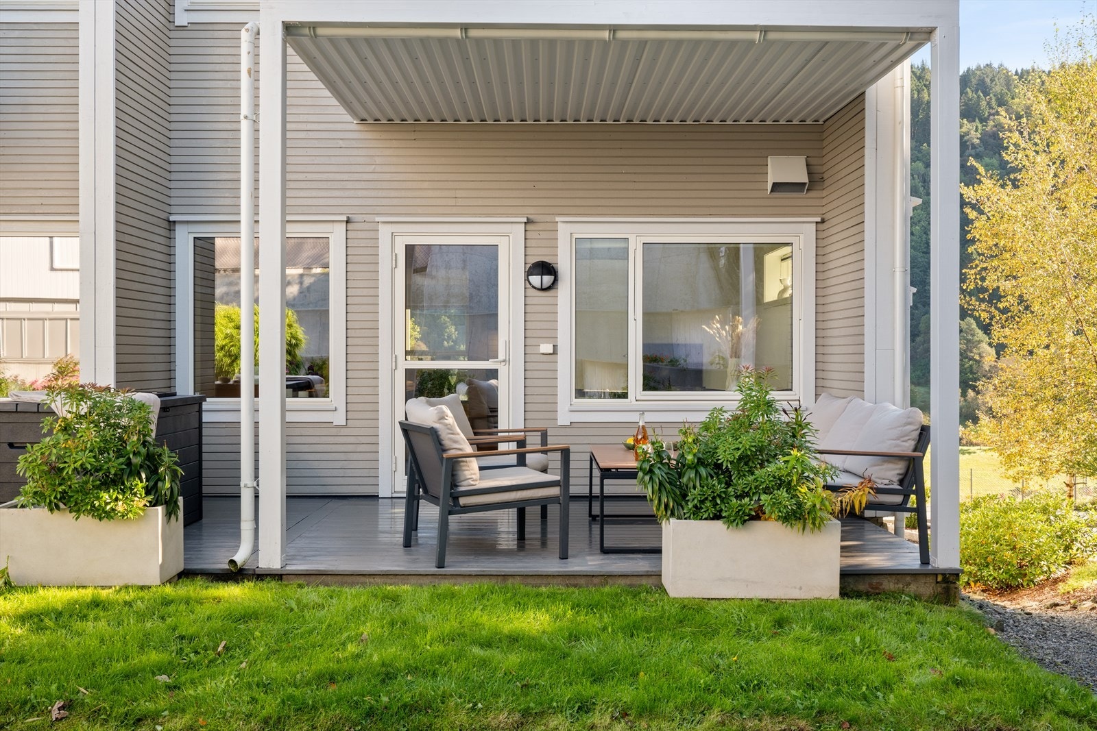 Leiligheten har en fin beliggenhet på enden av bygget. Galleribilde