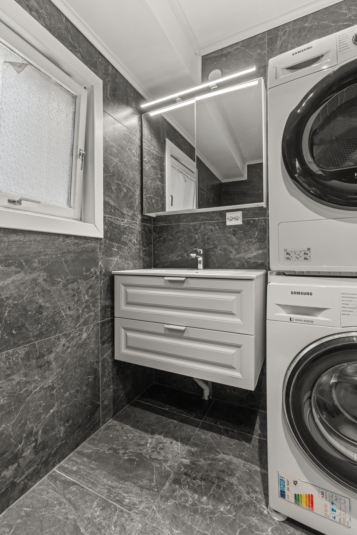 Det er opplegg for vaskemaskin. Galleribilde