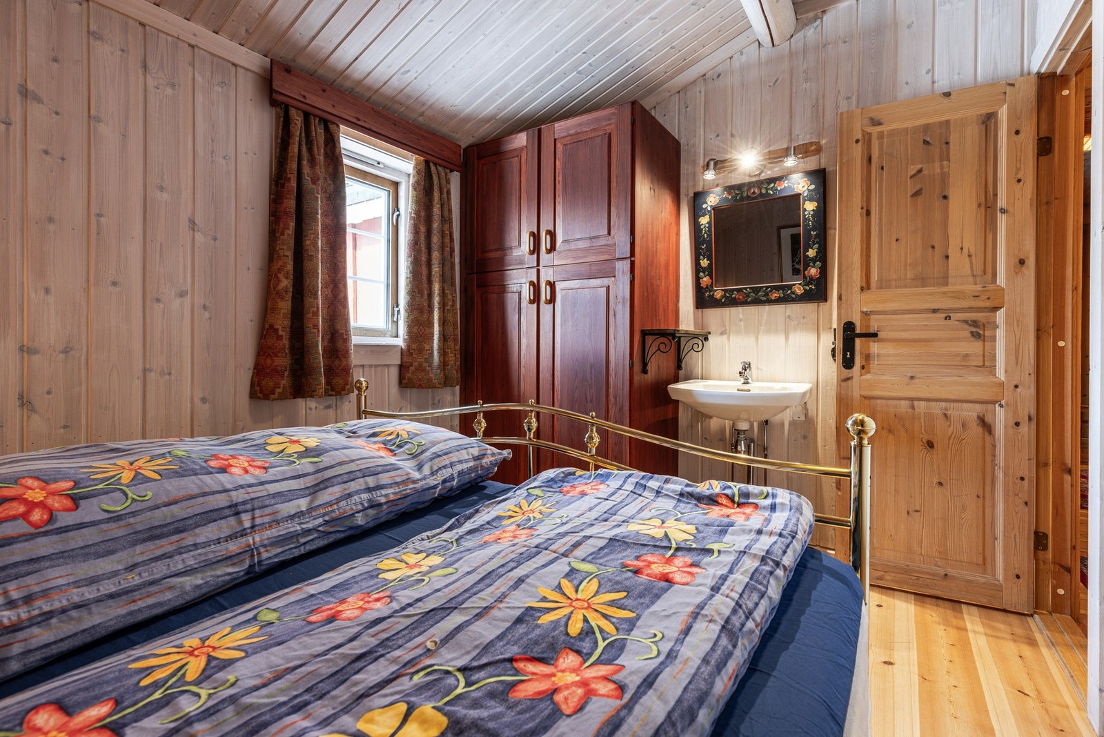 Soverom 2 med skapplass. Galleribilde