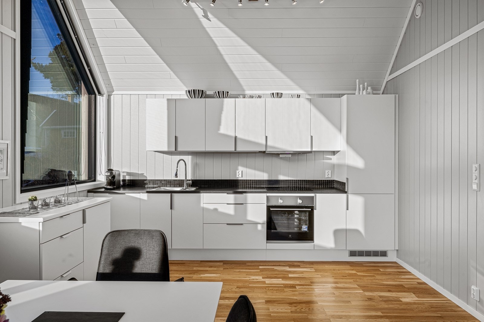 Lekkert og moderne AUBO-kjøkken, dansk design. Galleribilde