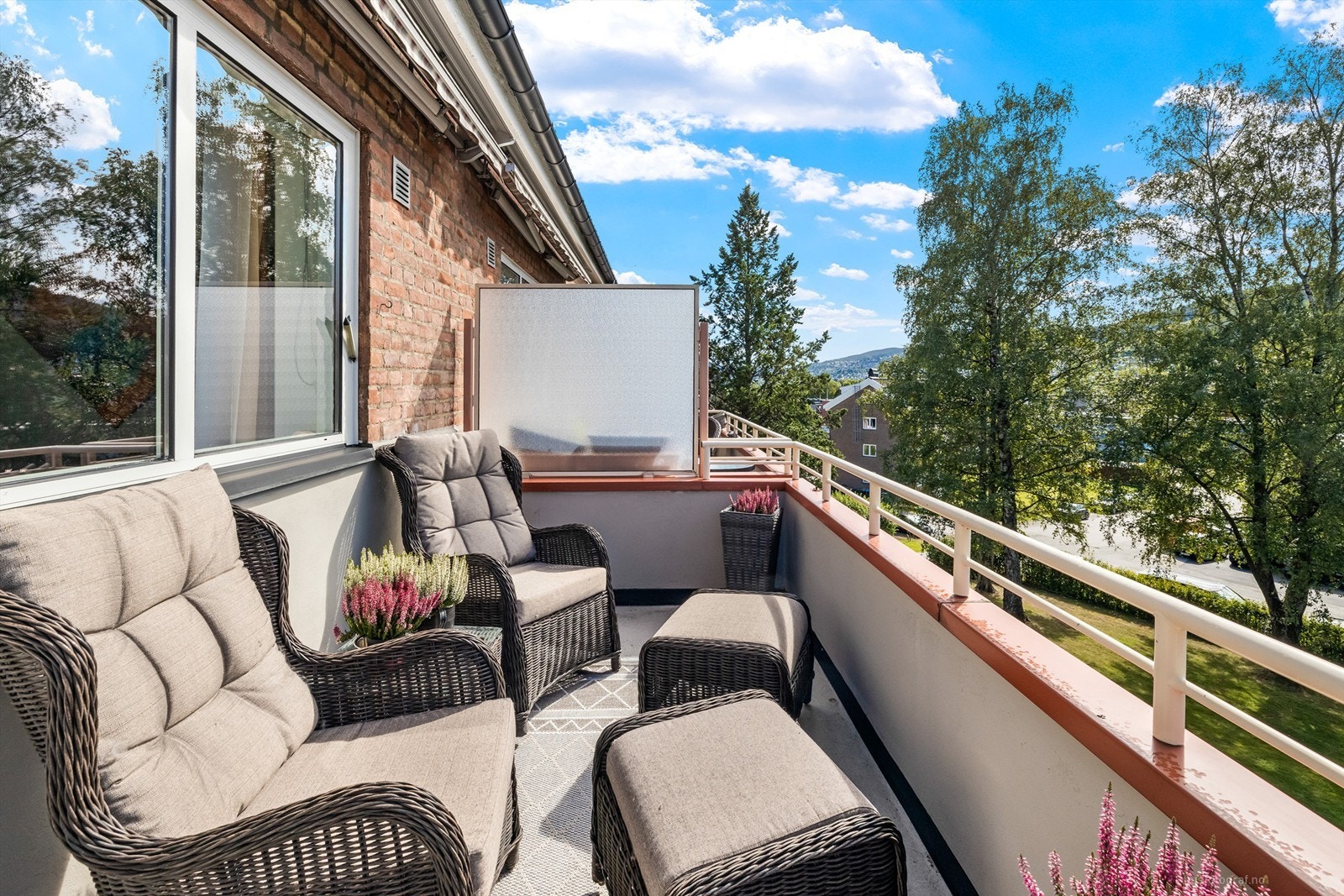 Sør-vest vendt balkong på ca. 7 kvm Galleribilde