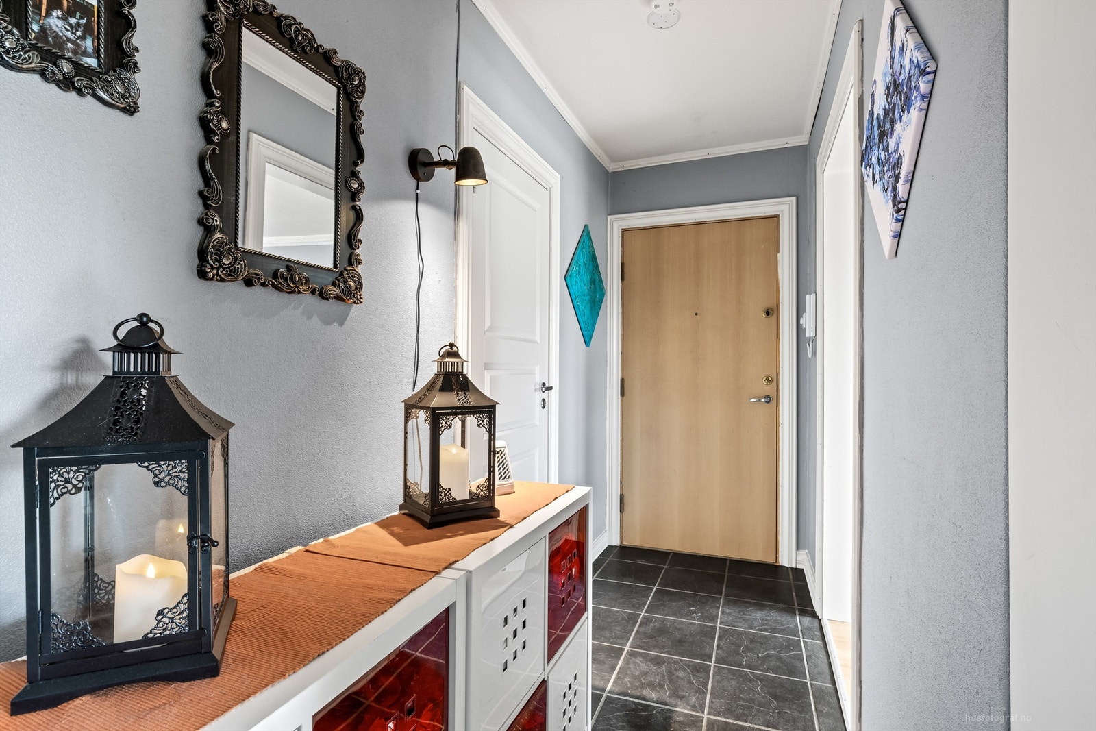 Entré med dørcallinganlegg Galleribilde