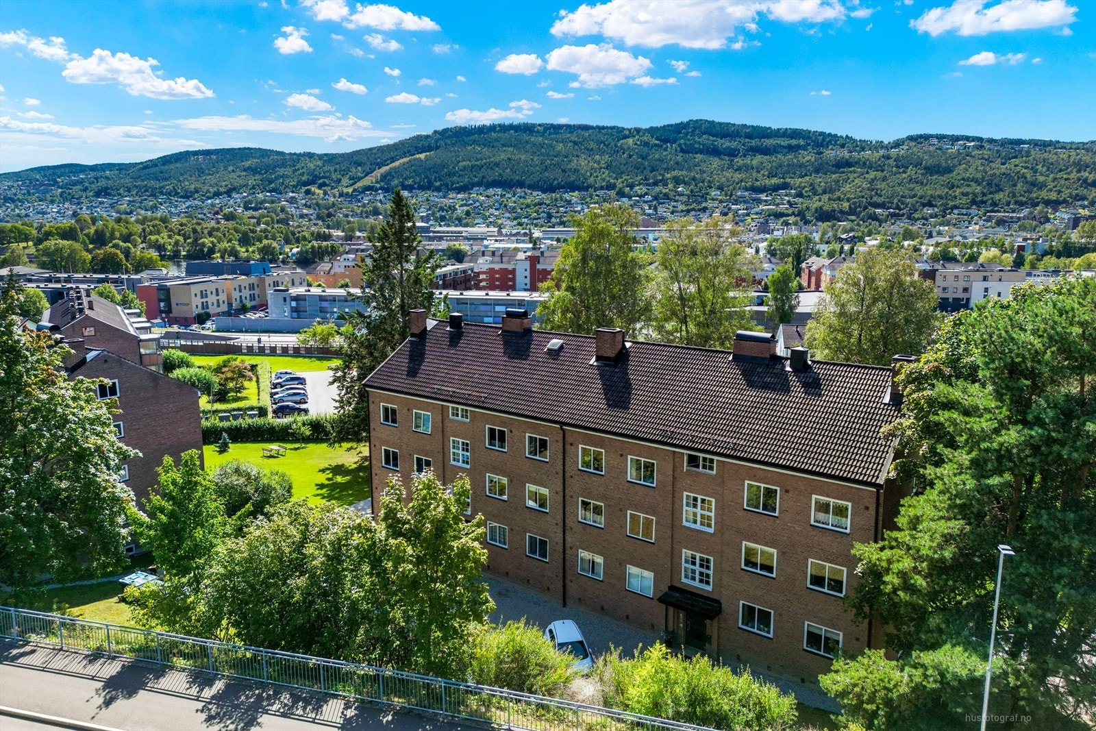 Gangavstand til bussholdeplass, barnehager, skoler og idrettsanlegg Galleribilde