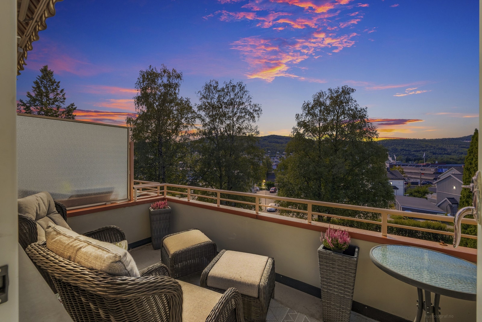 Krogsveen v/Christopher Sand ønsker velkommen til Nordahl Bruns Gate 10 B! Galleribilde