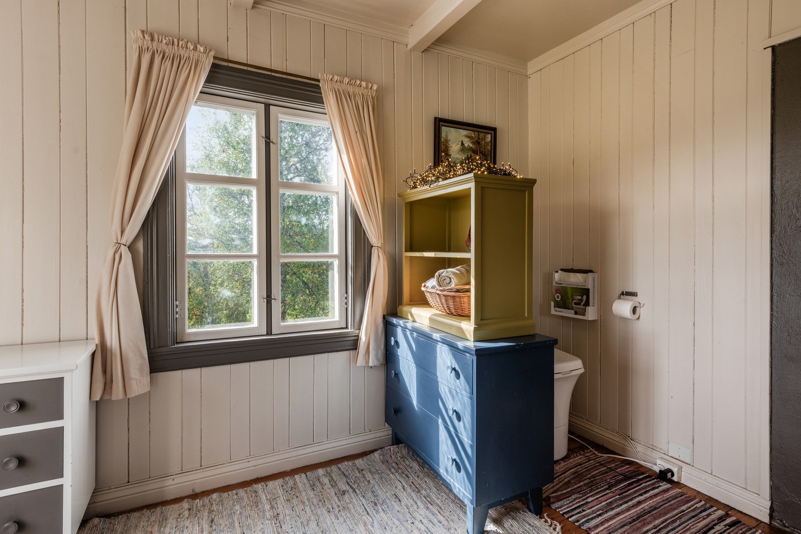 Do-rom inntil kjøkken. Galleribilde