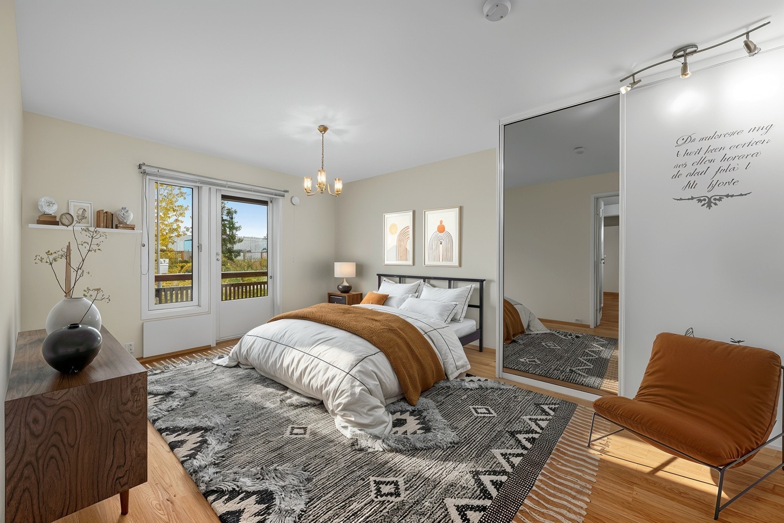 Hovedsoverom med digital møblering Galleribilde