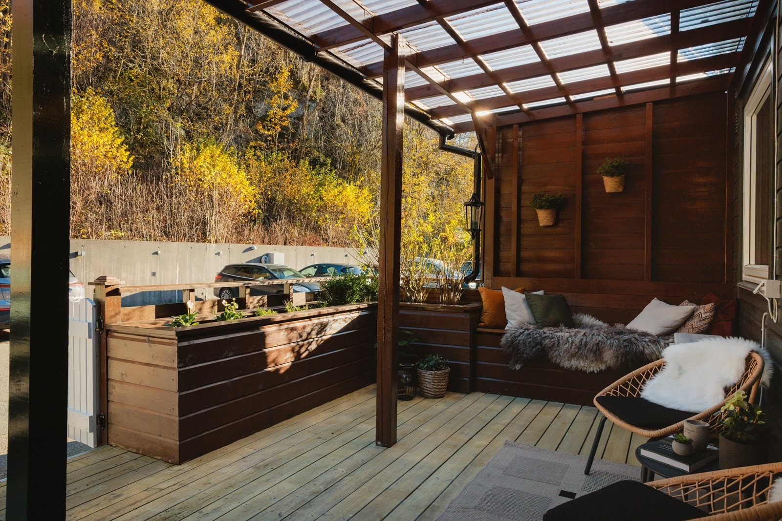 Mulig å sitte ute på begger sider av boligen Galleribilde