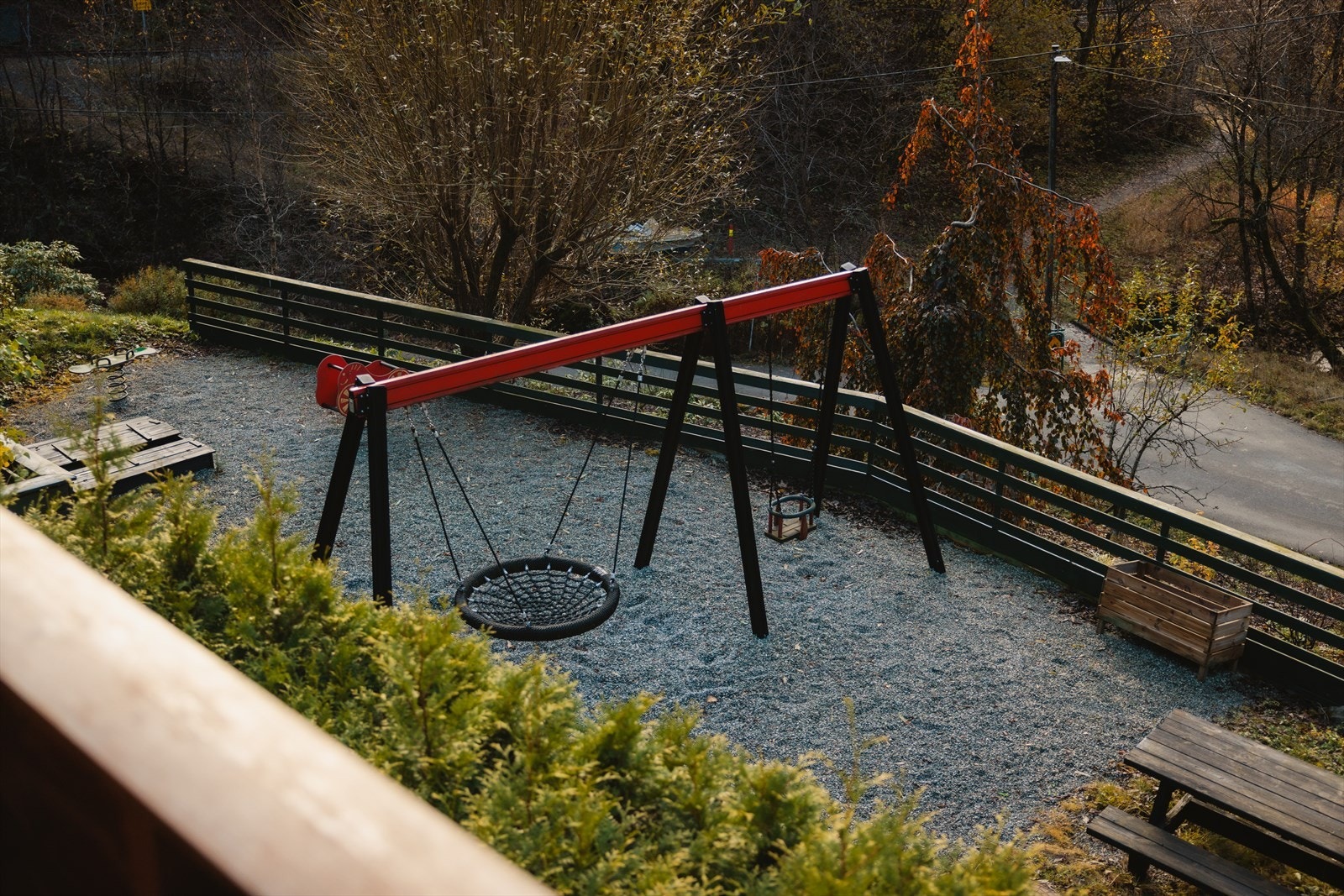 Lekeplass i nabolaget Galleribilde