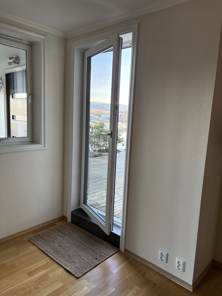 Gå direkte fra hovedsoverommet og ut på terrassen Galleribilde