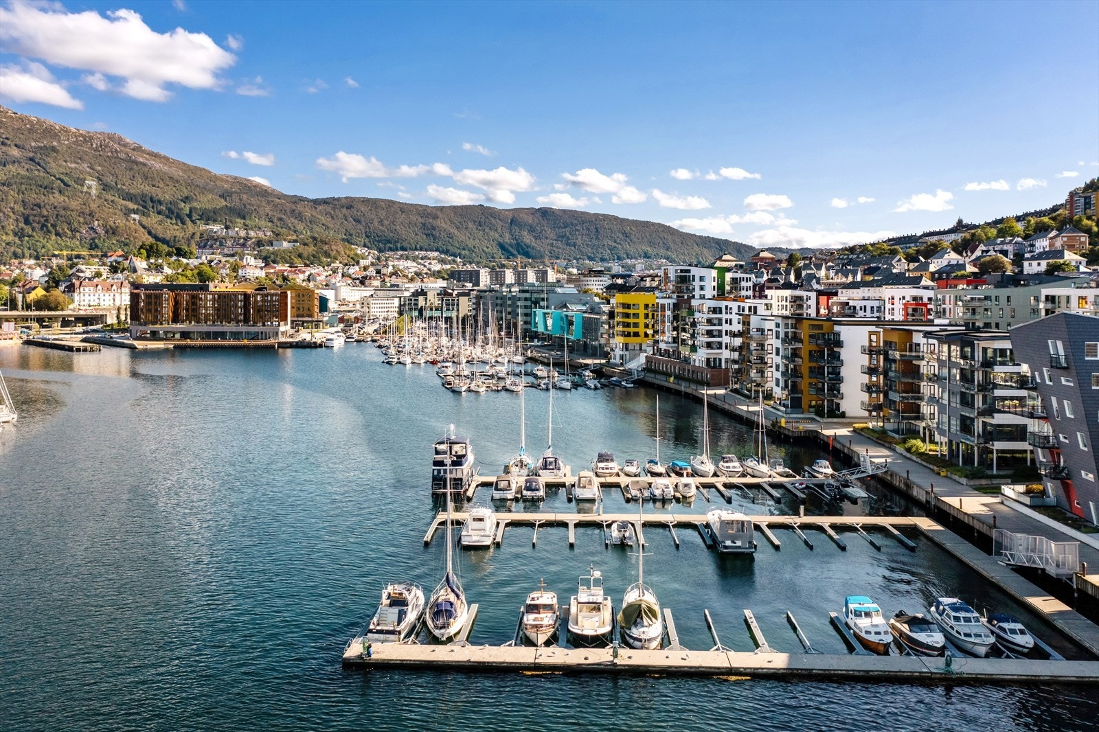 Damsgårdssundet er et attraktivt boligområde, nært alle byens fasiliteter. Galleribilde