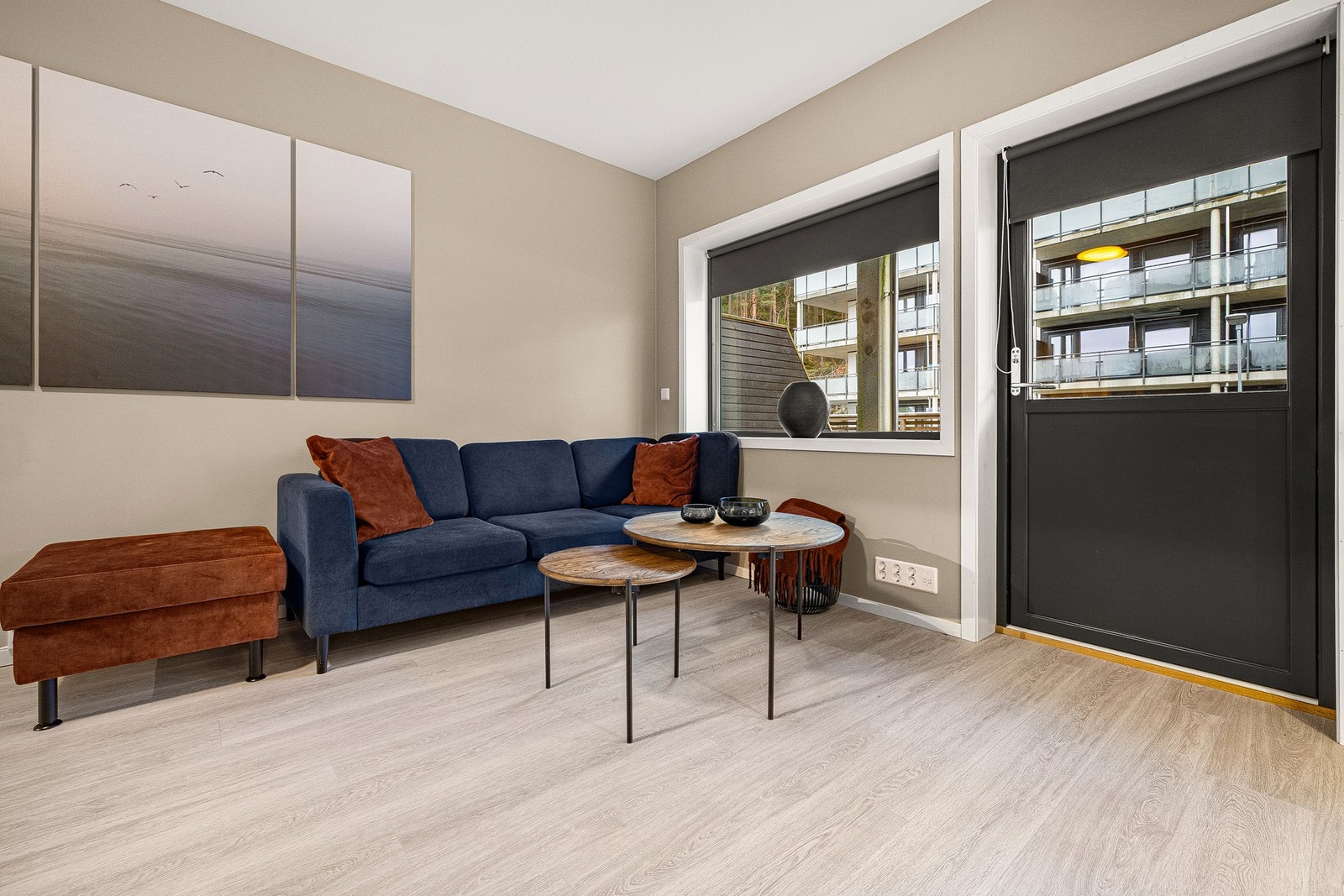 Fra stuen er det utgang til markterrasse. Galleribilde