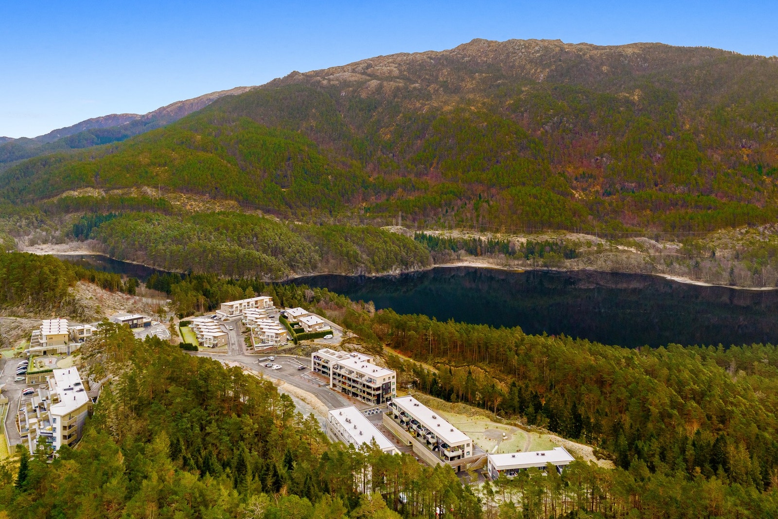Fin beliggenhet på Søfteland. Galleribilde