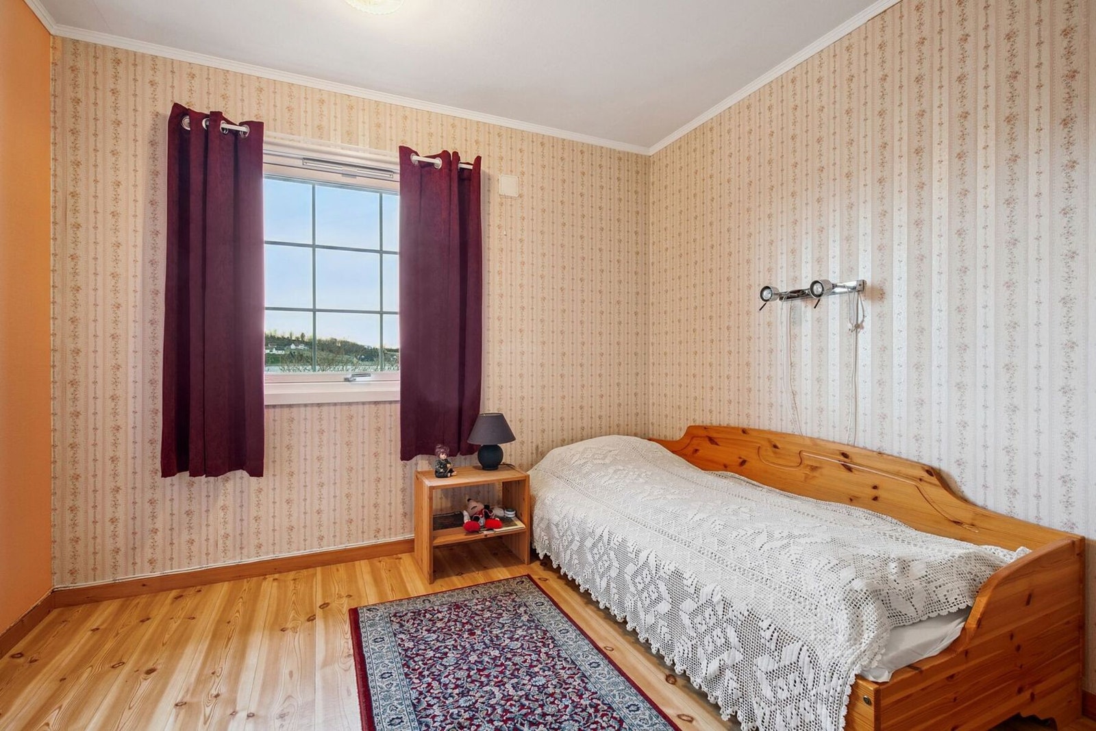 Soverom som måler 9,5 kvadratmeter. Galleribilde