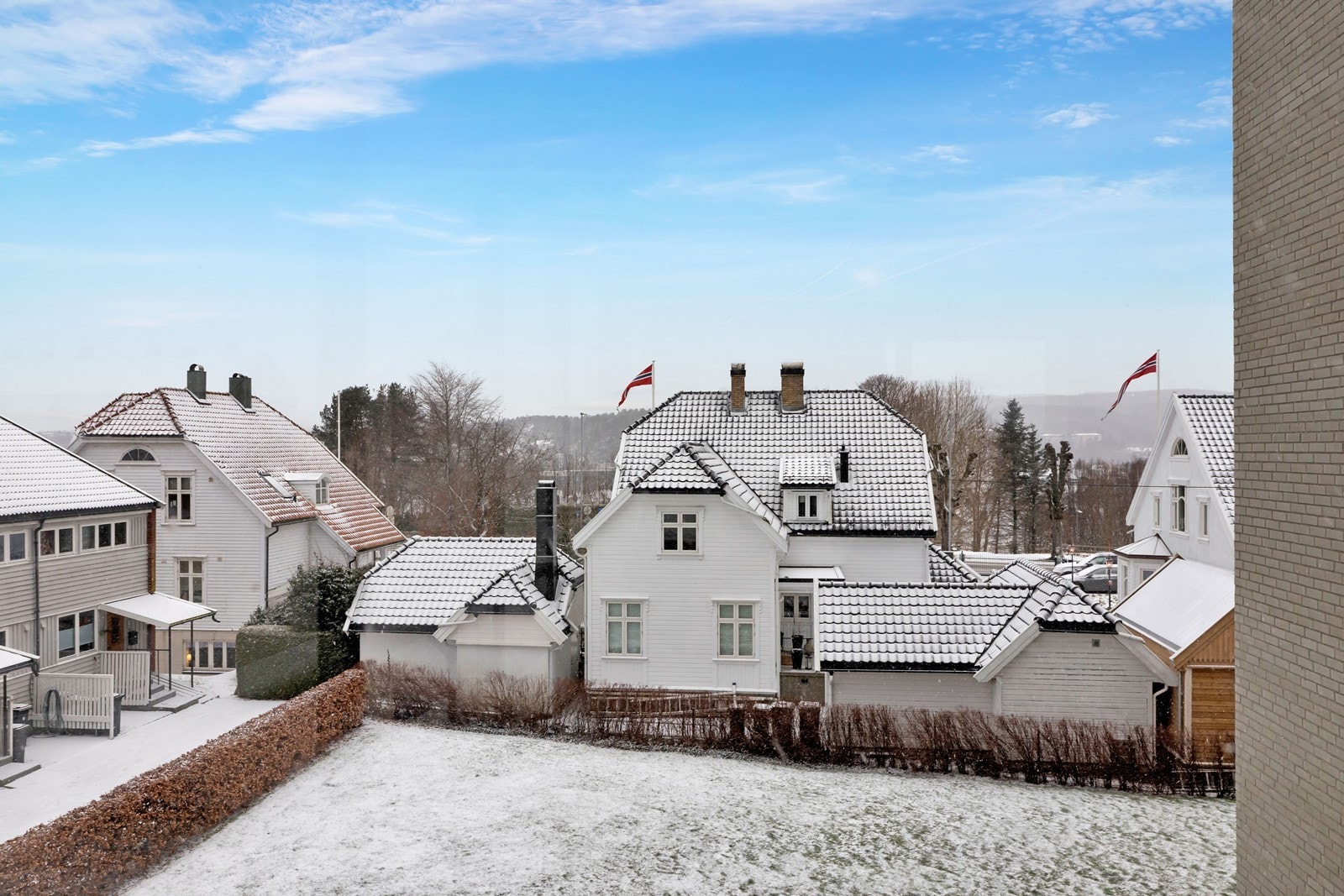 Utsikt fra balkong mot høyre. Galleribilde