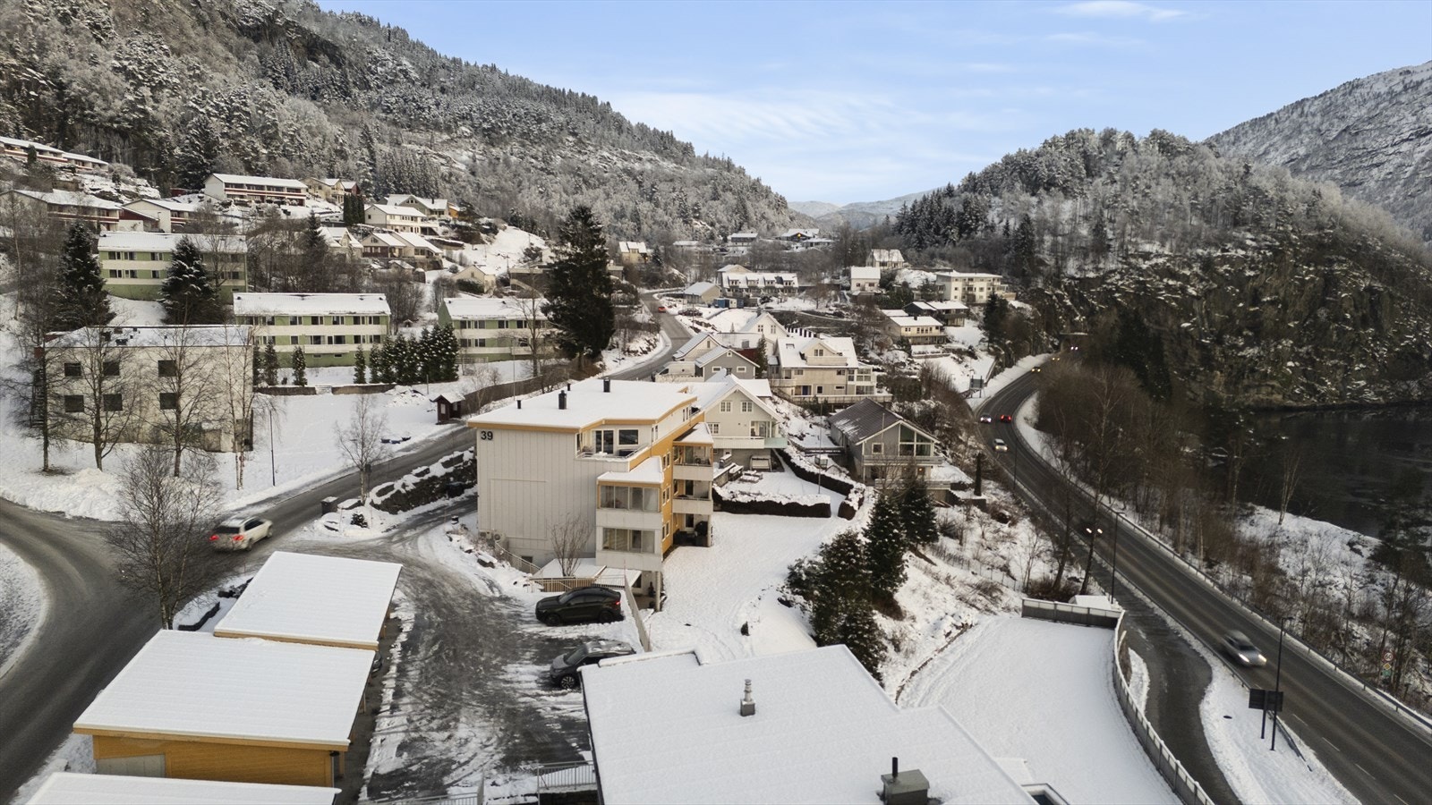 Sameiget ligg fint til på Bergum med gangavstand til Førde sentrum Galleribilde