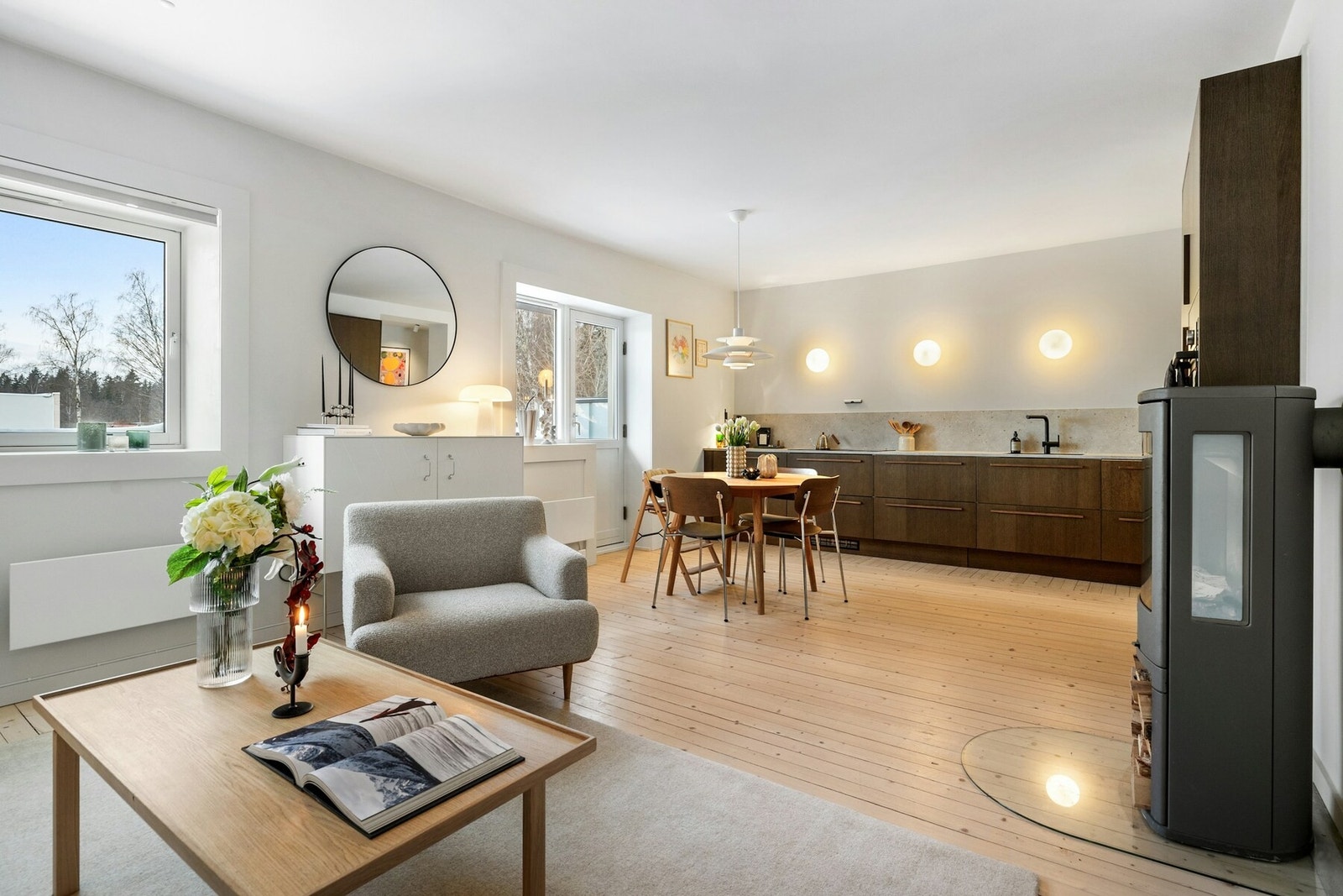 Leiligheten inneholder entré, stue/kjøkken, 3 soverom og bad/vaskerom Galleribilde