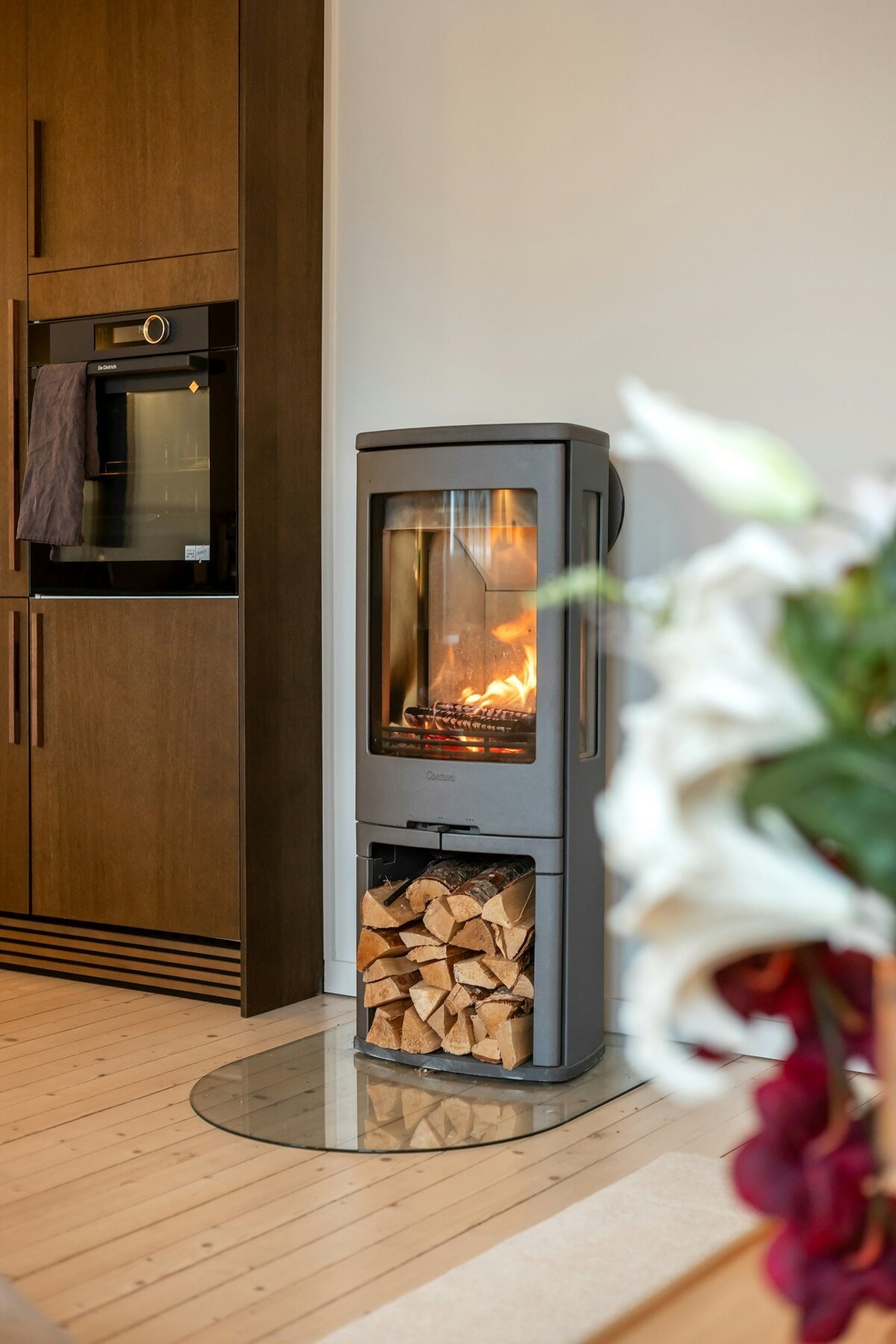 Vedovnen varmer godt og skaper en hyggelig atmosfære på kjøligere dager Galleribilde