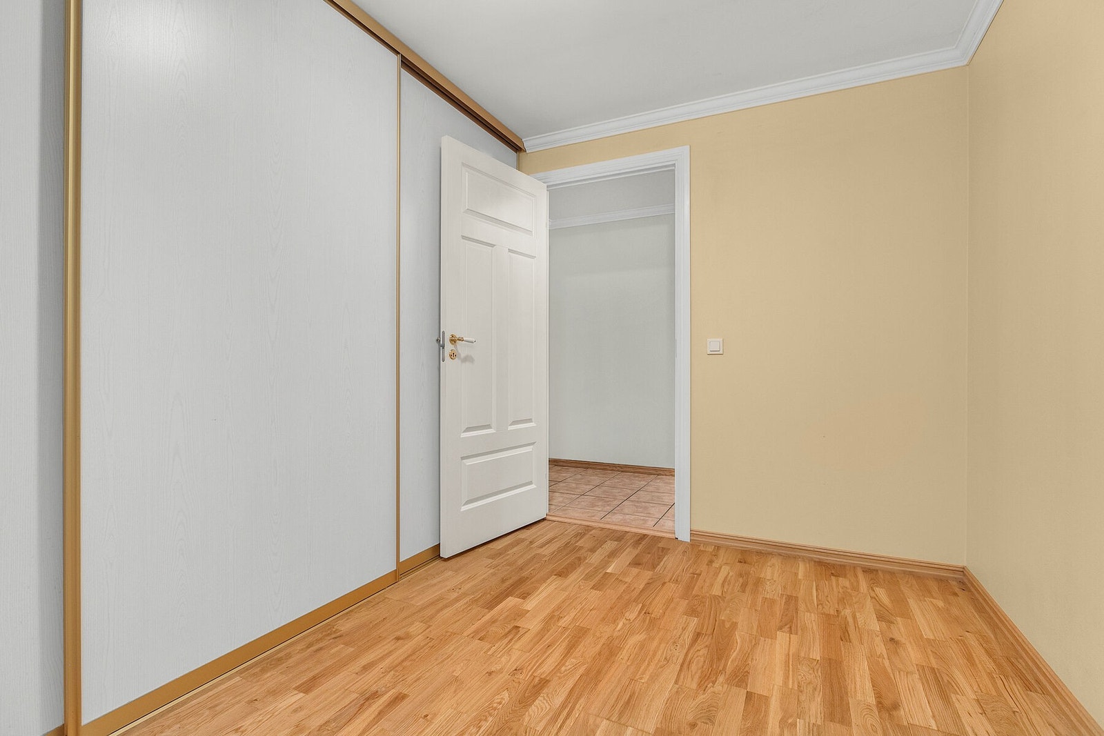 Soverom 2 med skyvedørsgarderobe Galleribilde