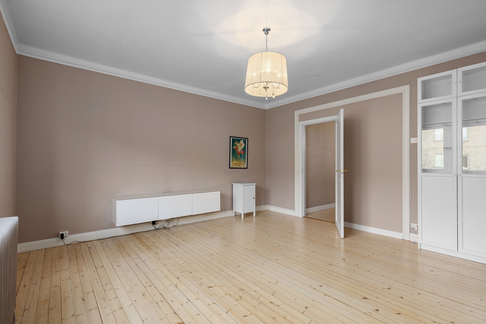 Leiligheten ligger sentralt og flott til midt mellom Alexander Kiellands plass og St. Hanshaugen. Galleribilde