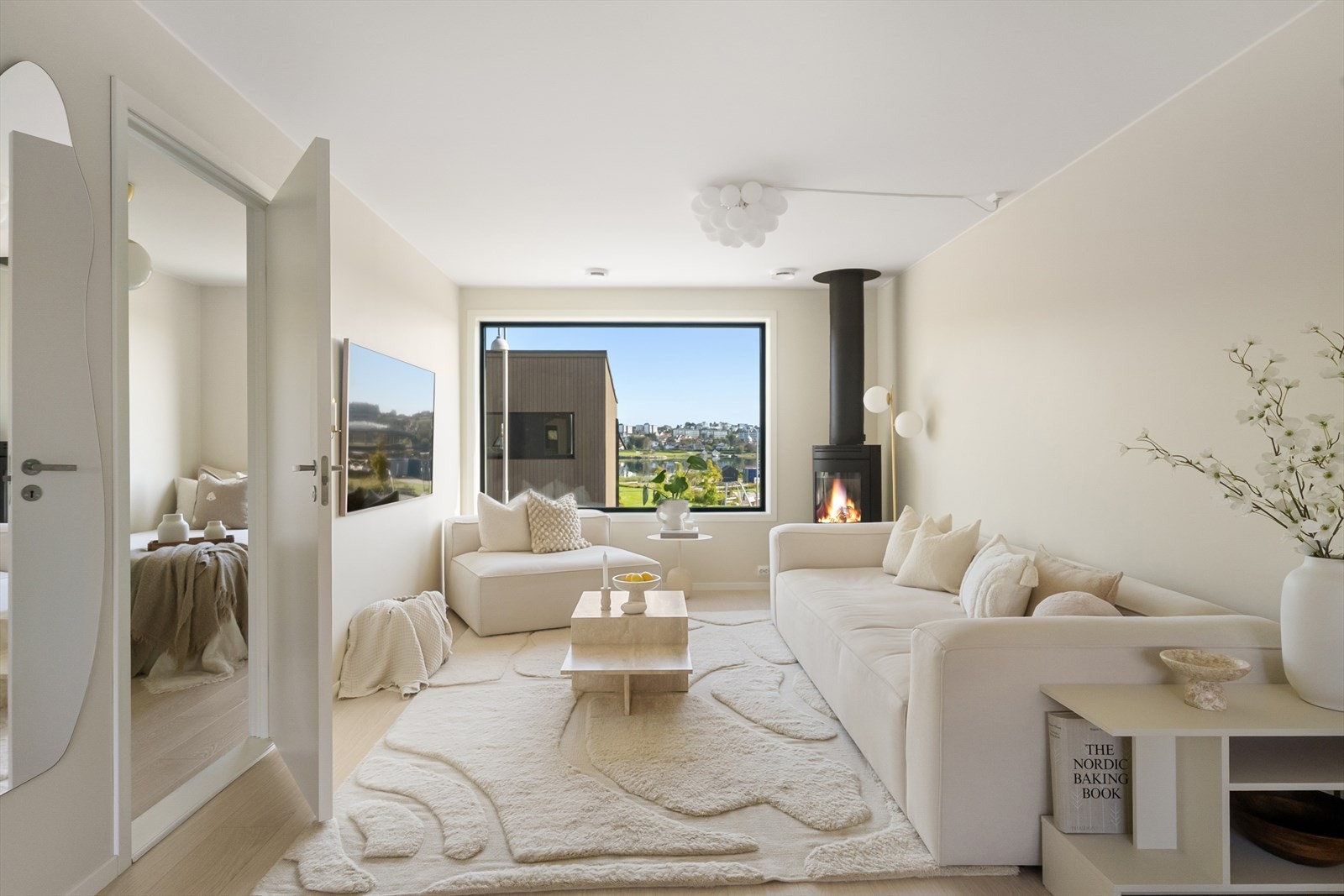 Det er ett soverom plassert i denne etasjen. Galleribilde