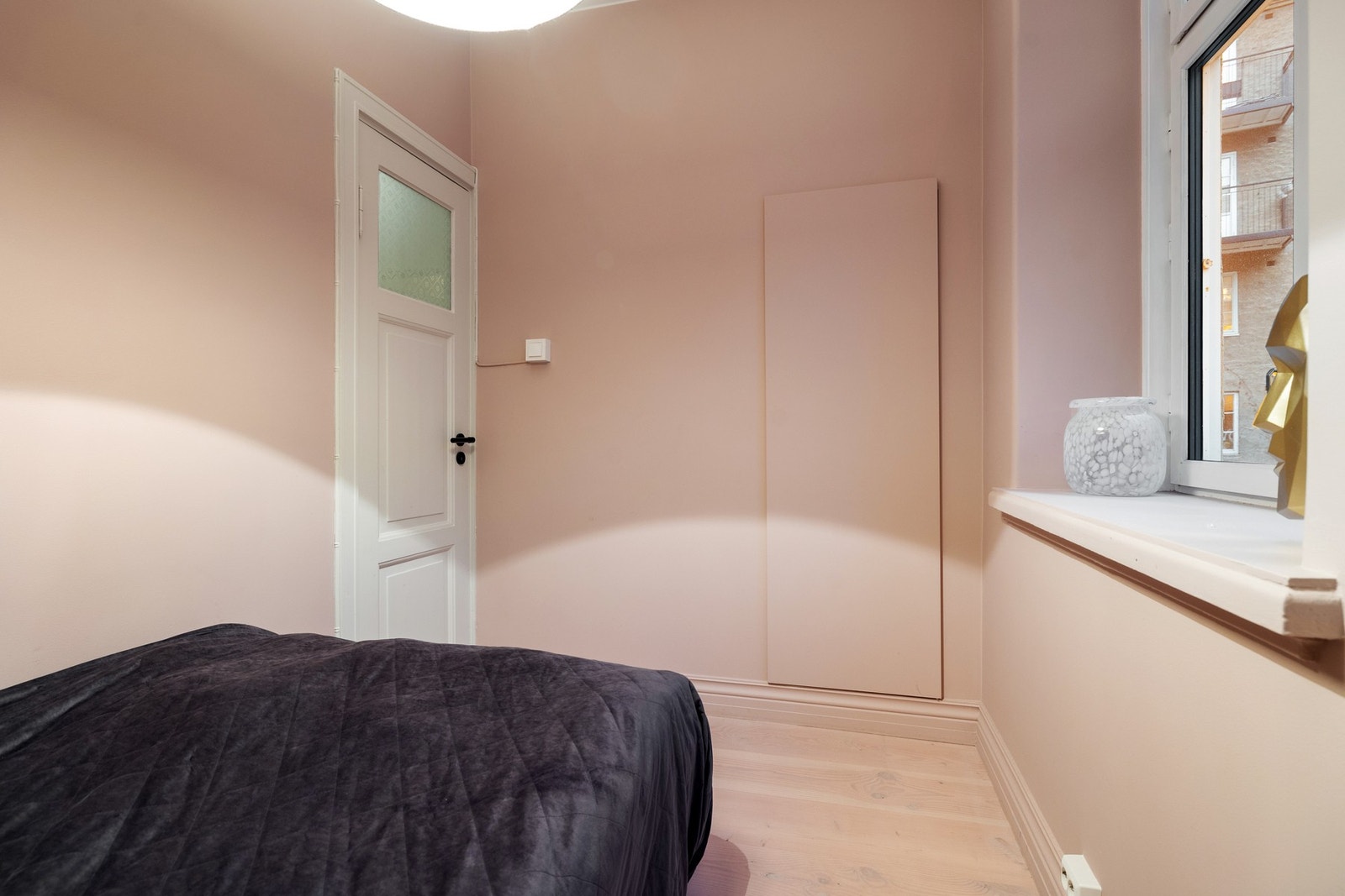 Rommet passer perfekt som barnerom, kontor eller gjesterom, alt etter behov. Galleribilde