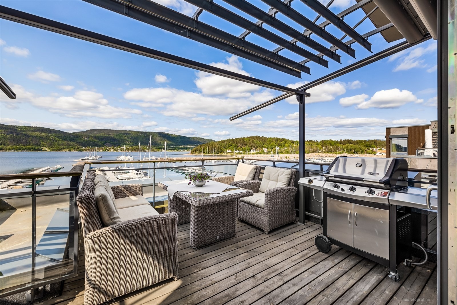 Svært god intern beliggenhet som toppleilighet i 1. rekke Galleribilde