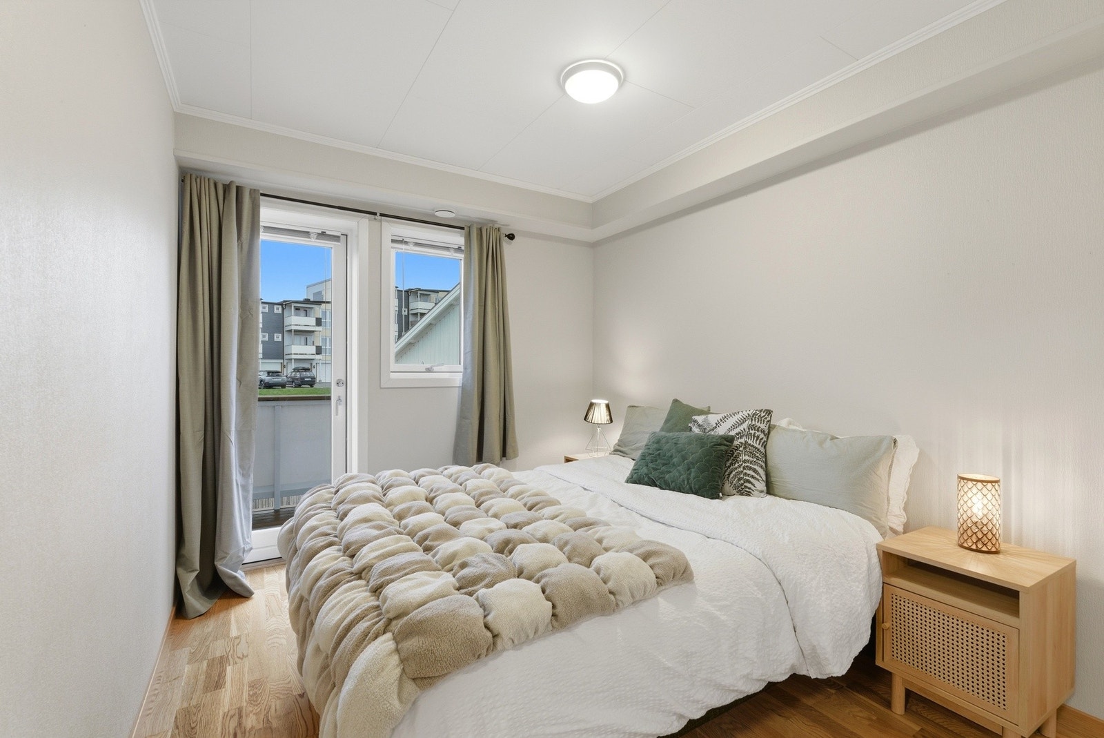 Soverom nr. 1 med utgang til takoverbygget balkong Galleribilde