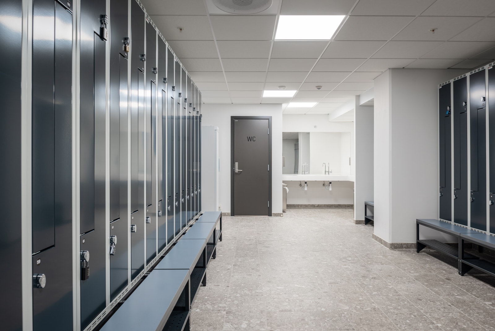 Dusj og garderober dame/ herre Galleribilde