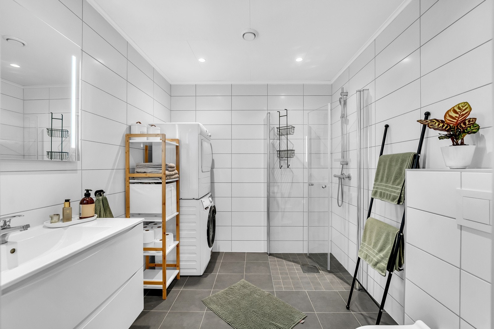 Leilighetsblokken ble bygget i 2023 og har gjennomgående høy standard. Galleribilde