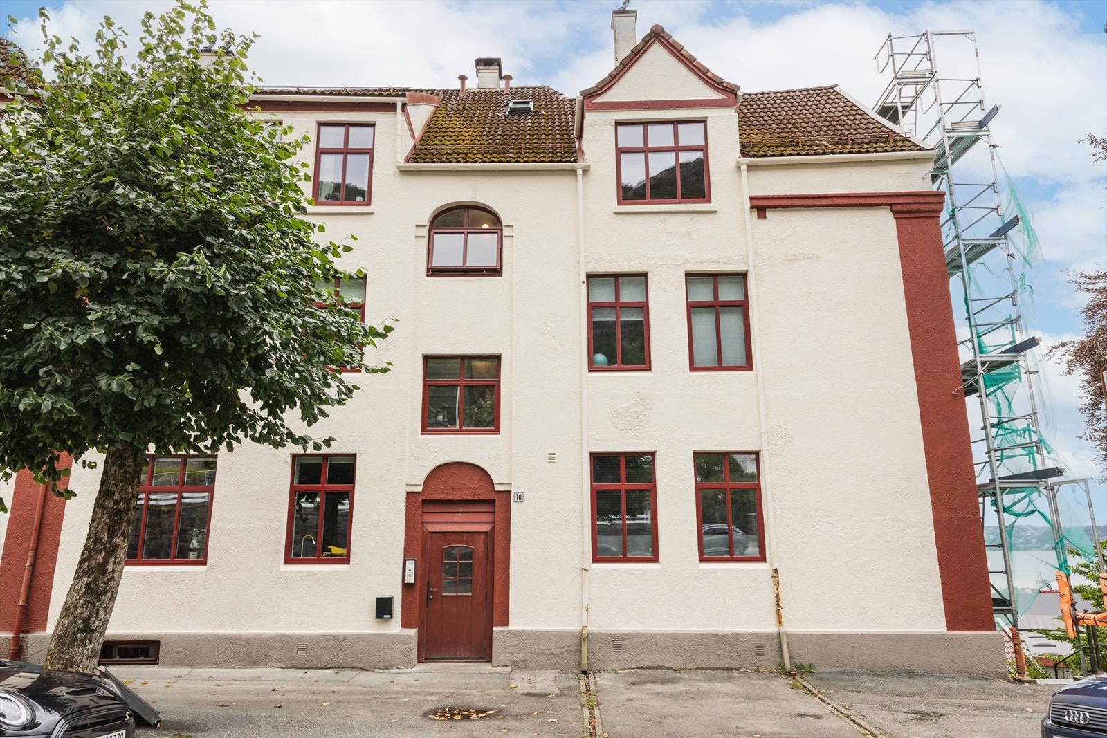 - Leiligheten ligger fint til i et område omkranset av brosteinsbelagte gater og koselige smau - Galleribilde